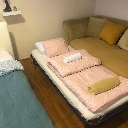 V57 Apartment Oktogon Budapest Bagian luar foto