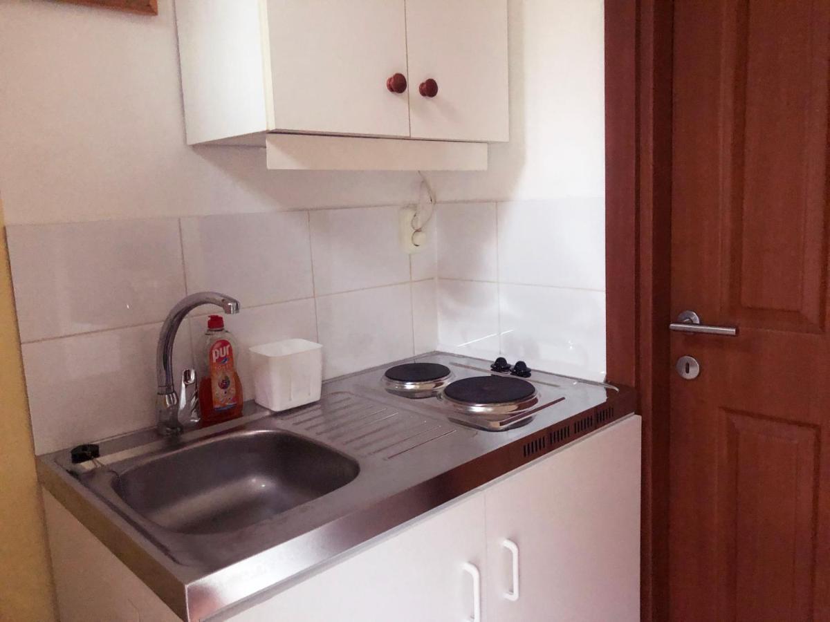 V57 Apartment Oktogon Budapest Bagian luar foto