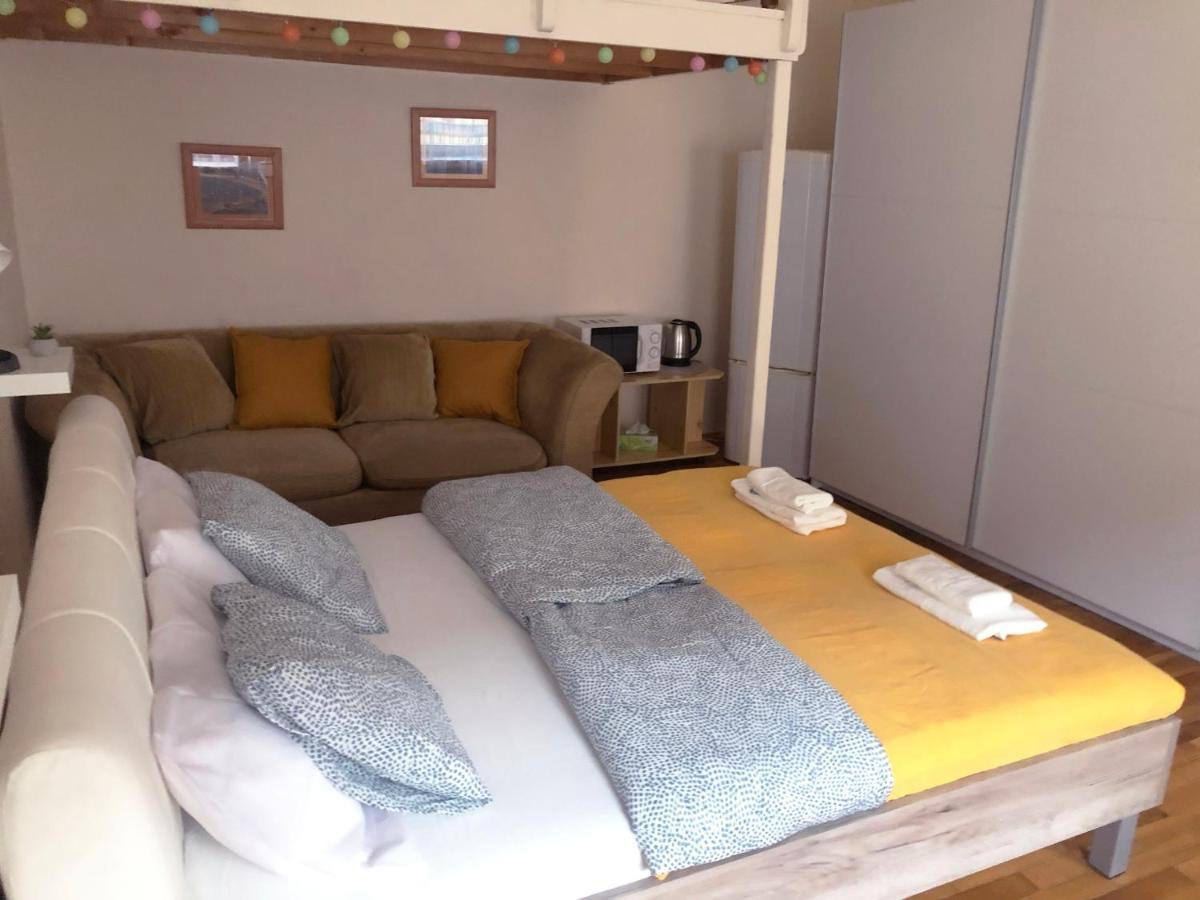 V57 Apartment Oktogon Budapest Bagian luar foto