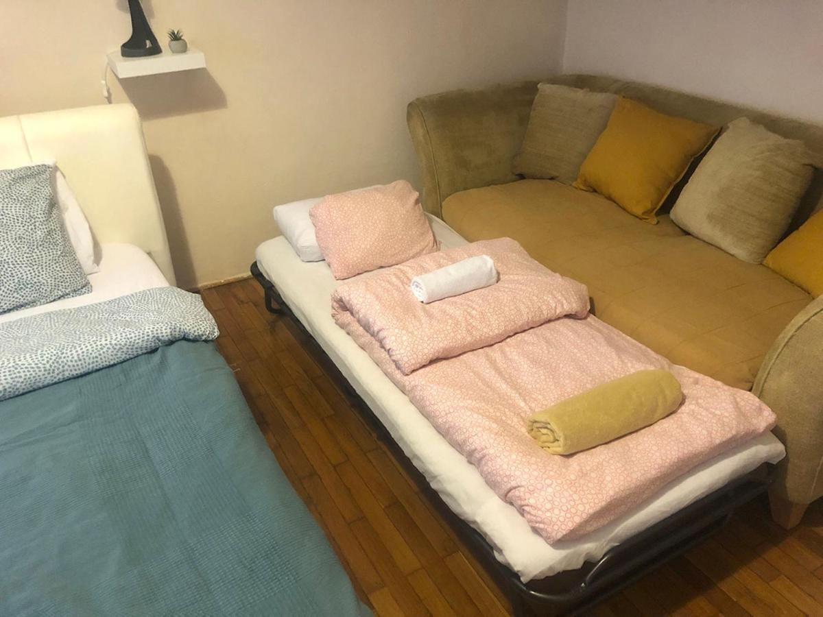 V57 Apartment Oktogon Budapest Bagian luar foto